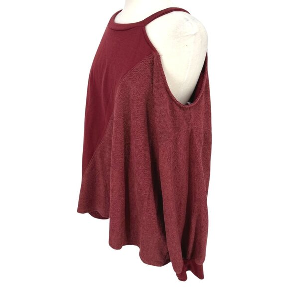 Gilli Asymmetrical Cold Shoulder Relaxed Pullover Top Berry Red Size 2X NWT - Picture 4 of 10